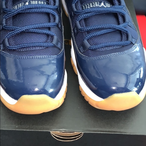 Jordan 11 low midnight navy